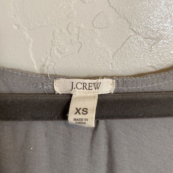 Gray ruffle tank top  - Picture 2 of 4